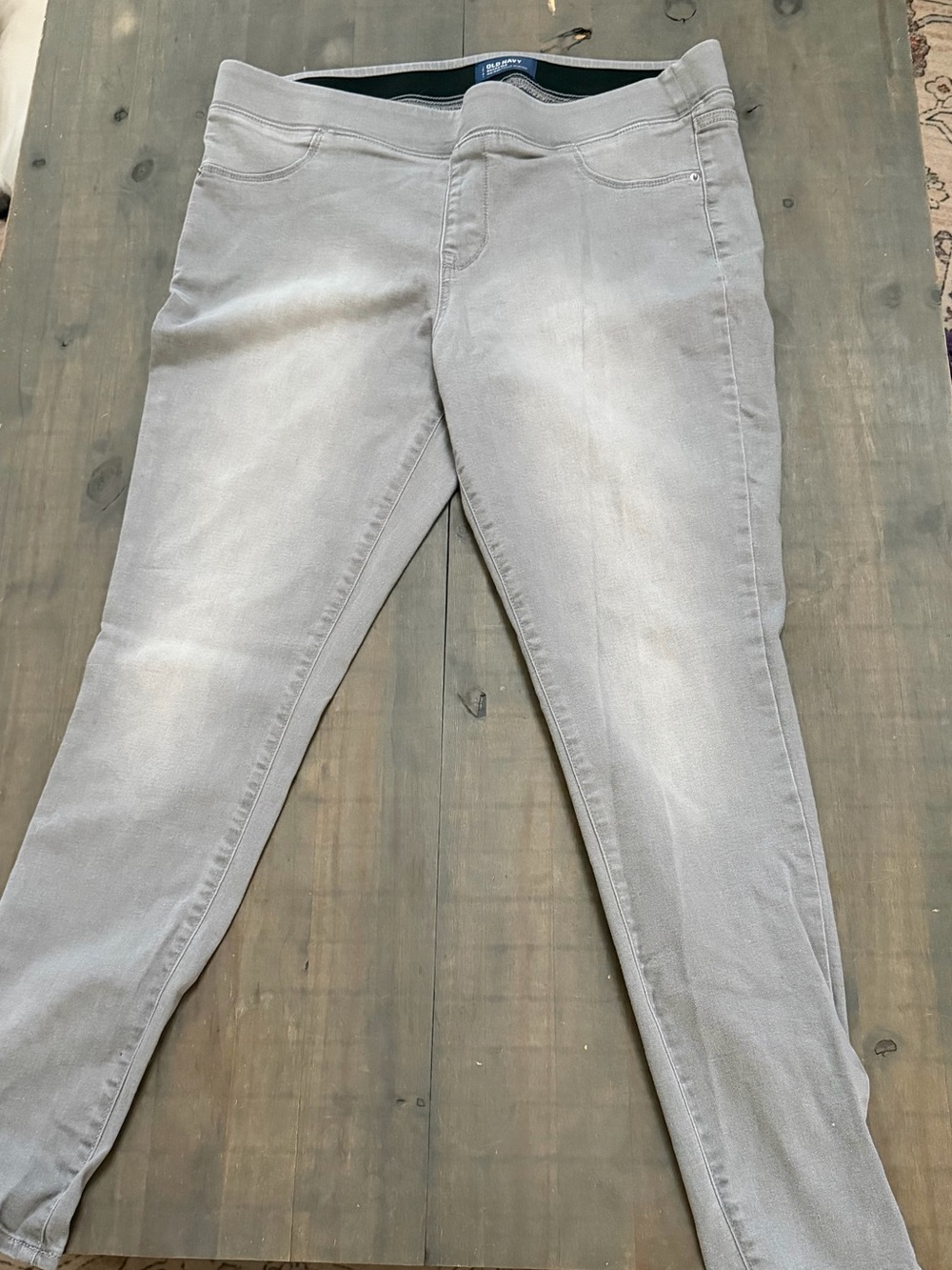 Old Navy Women’s RockStar Skinny Jeans in Light Gray